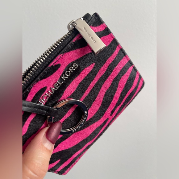 Michael Kors Zebra Print Wallet Like New - Picture 2 of 8